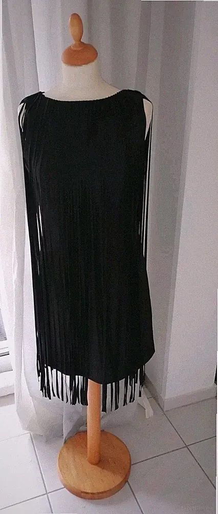 S. Oliver Premium Kleid Schwarz Fransen Etuikleid Gr. 36