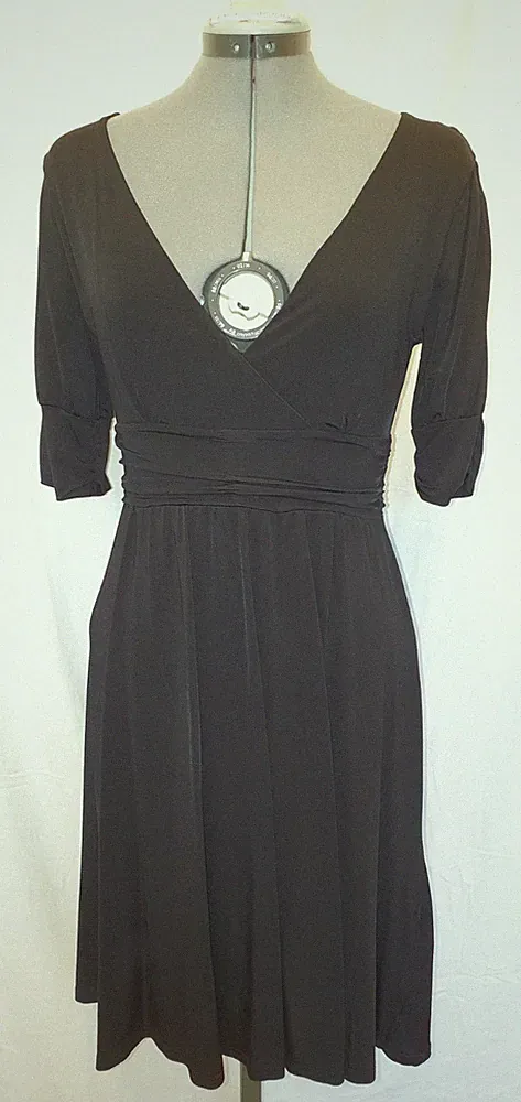 Tiefer Ausschnitt Etui kleid