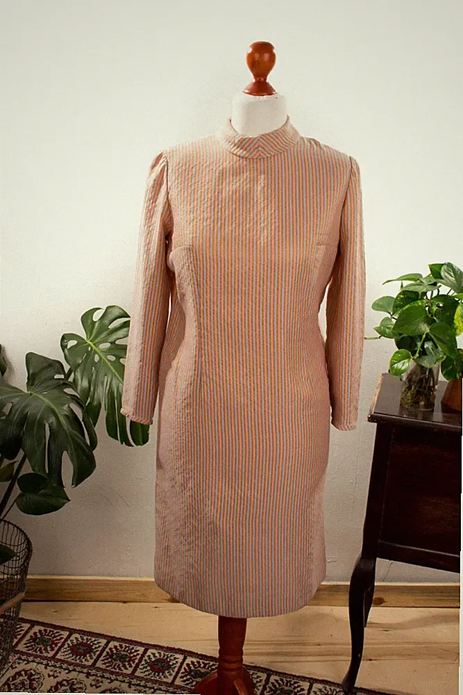 %SALE% Vintage 60er Kleid eng apricot Streifen Etuikleid Stehkragen Disco 40