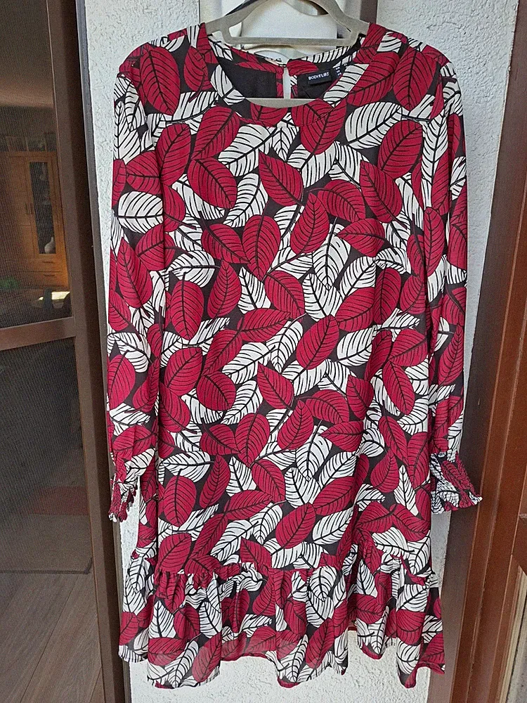 Schickes Damen Kleider von BODY FLIRT Gr,42 Neu