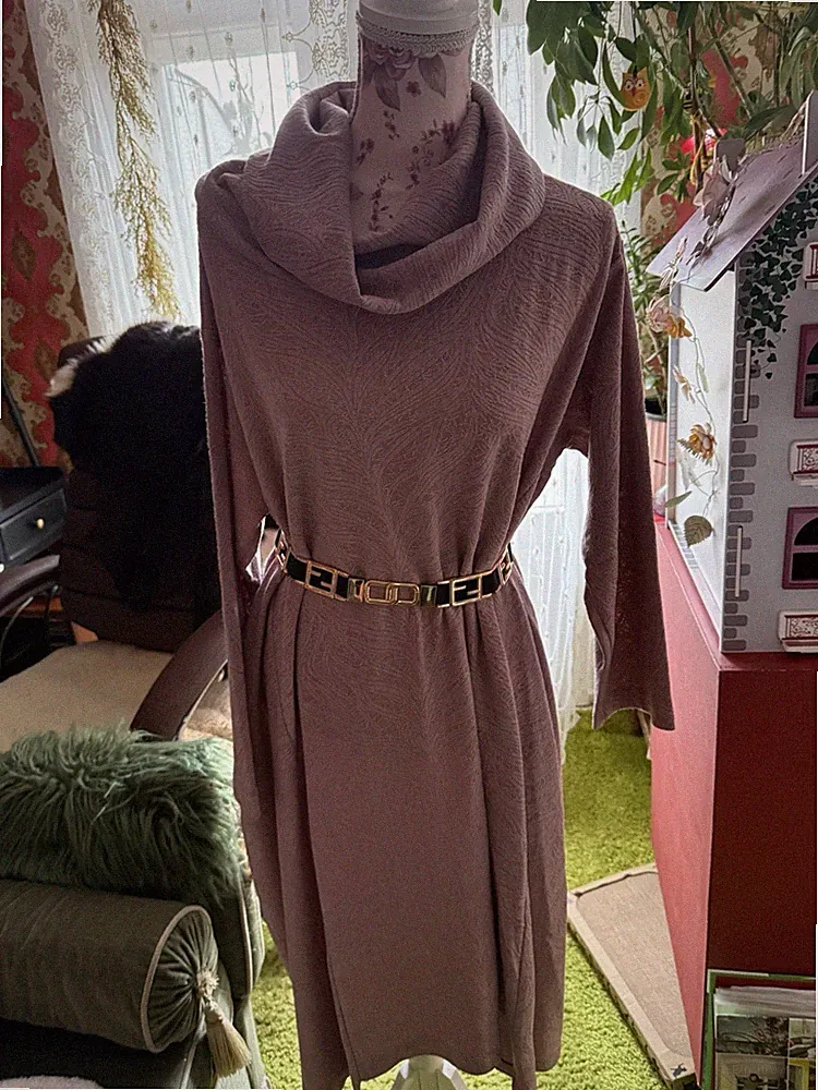 Schickes Kleid von MadaM T Größe 58, In Alt Rosa A Linie Mit Dezentem Muster