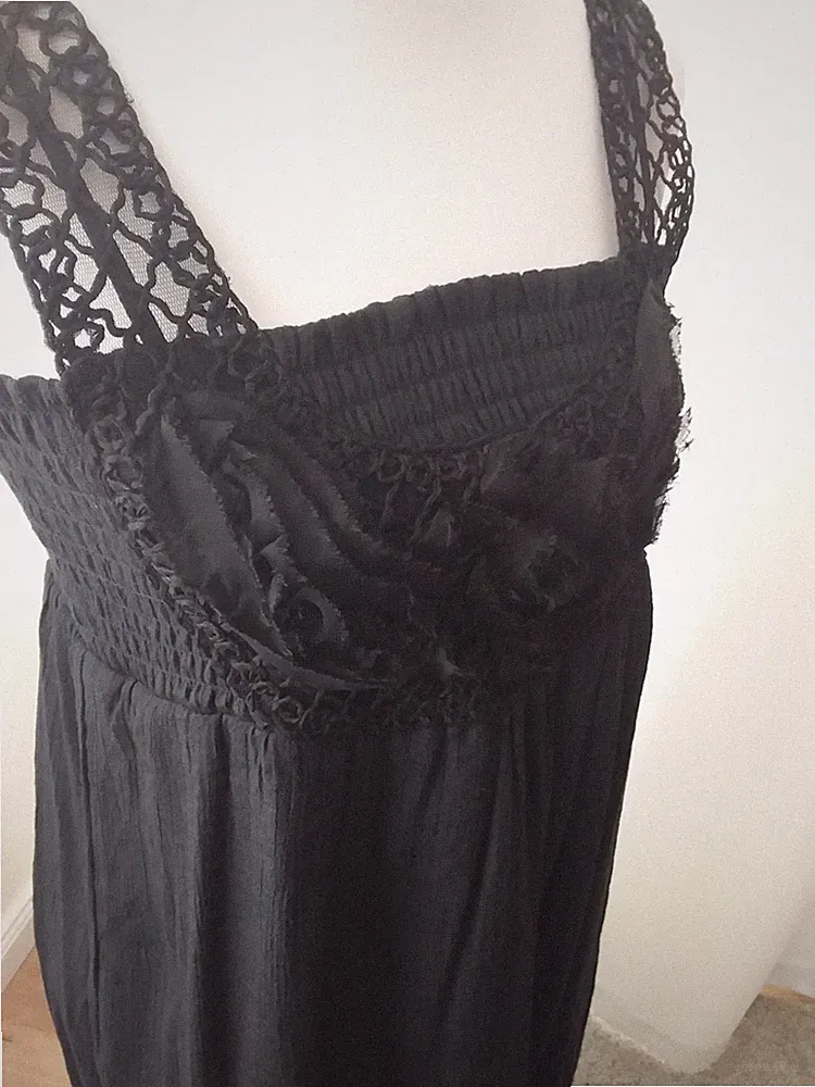 Schickes Kleid Zum Ausgehen In Gr.36 Schwarz Für Den Sommer Top Zustand