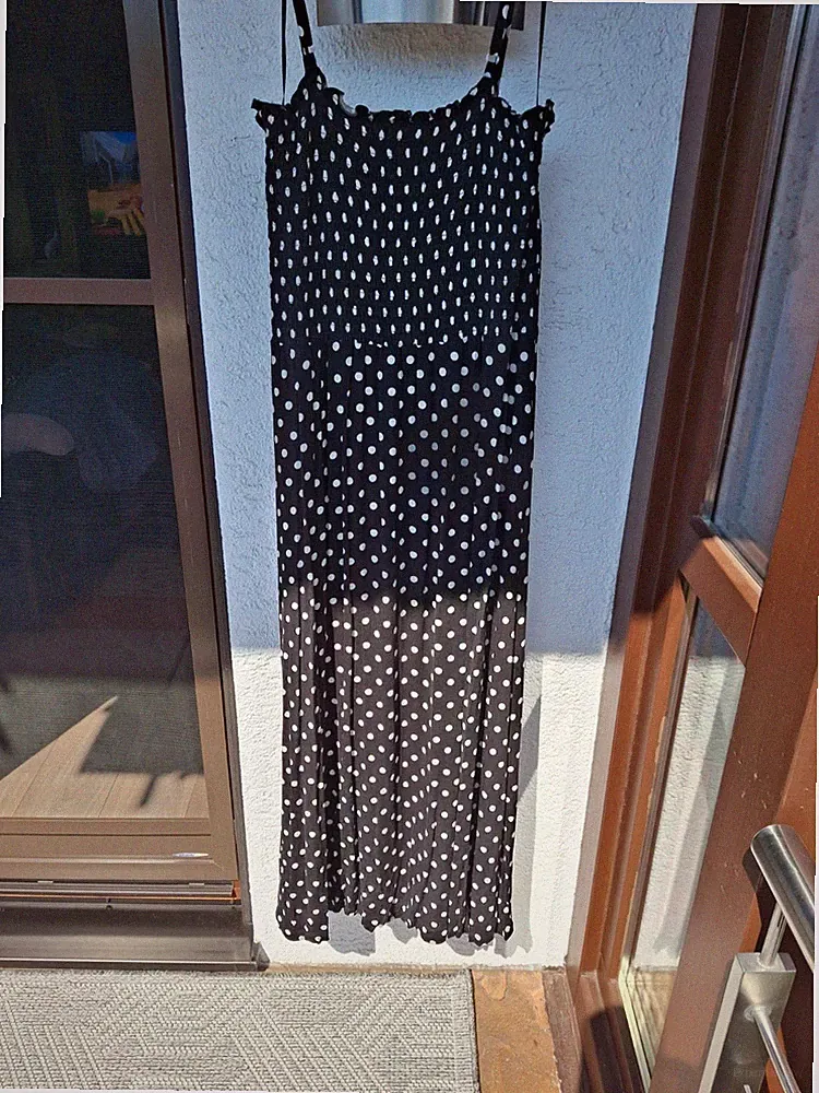 Schickes Sommer Kleid in Schwartz Weiz NEU GR 44/46