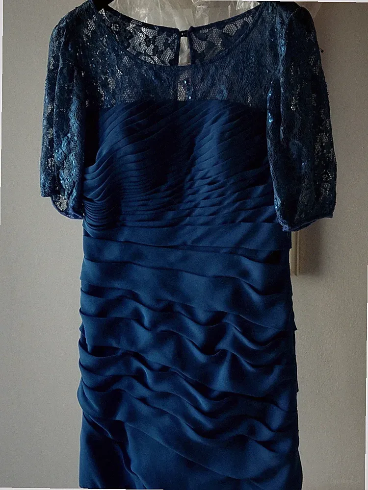 Schneiderkleid festlich petrolblau Spitze Pailletten und Plissee - Größe 46