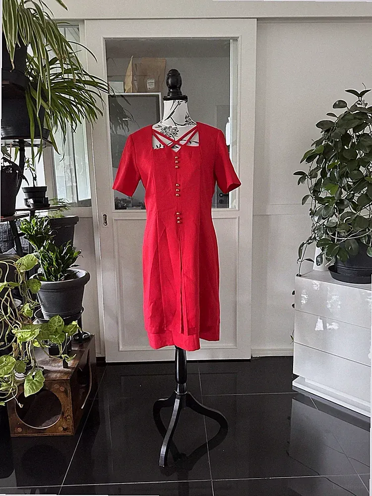 Schönes Kleid Damen Abendkleid Etuikleid Gr. 38 Rot