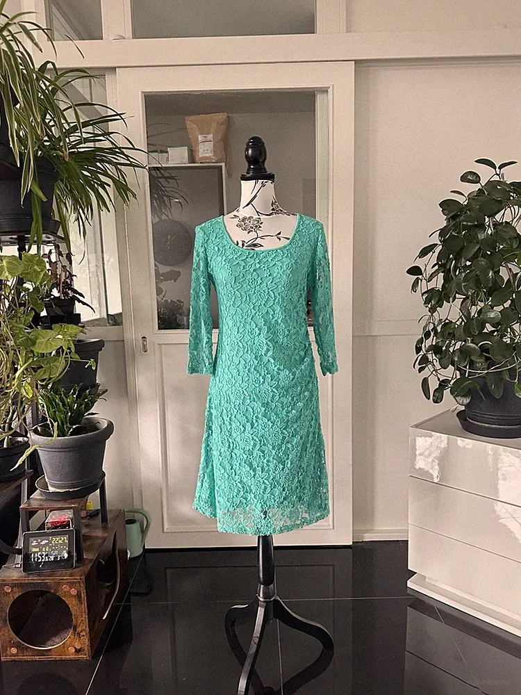 Schönes Kleid Damen Abendkleid Etuikleid Gr. M