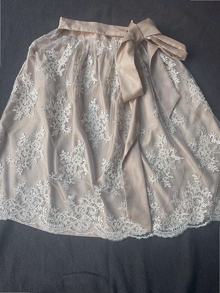 Schürze für ein Dirndl von KRÜGER COLLECTION Gr.46 Sehr hochwertig