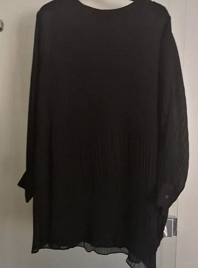 Schwarz plissiertes Kleid Von ZARA