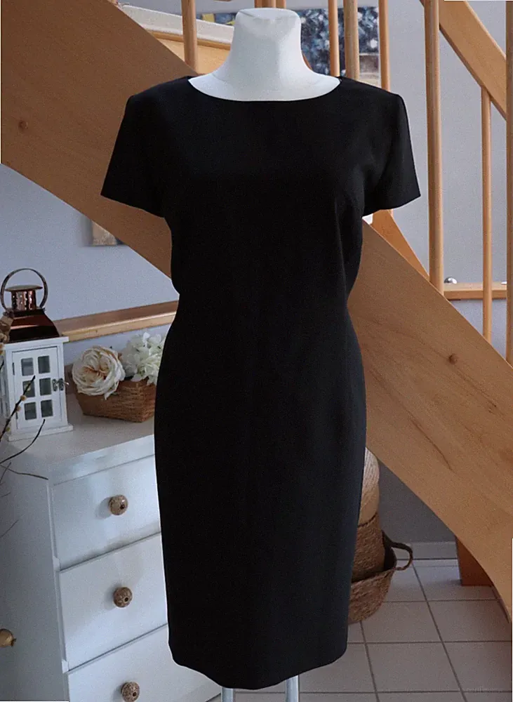 Schwarzes Hugo Boss Etui Schurwolle Stretch Kleid Dress Schwarz UK 16 D 44