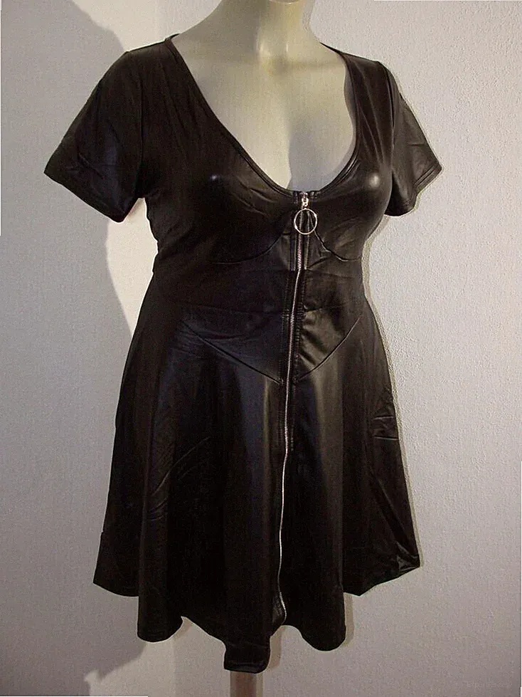 Schwarzes Leder Imitat Kleid mit durchgehendem Reißverschluss 50-52/ 4XL A Linie