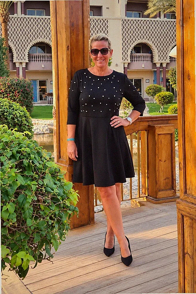 Schwarzes Shein Kleid mit Perlen Gr. XL