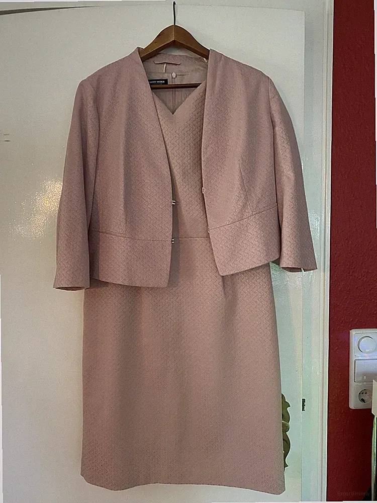 Sehr stilvolle Kombi aus Kleid mit einer passenden Jacke von GerryWeber