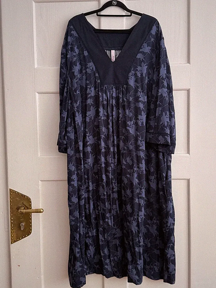 Sheego Kleid, Gr.54 Dunkelblau mit Blumen XXL, 100% Viskose, gebraucht
