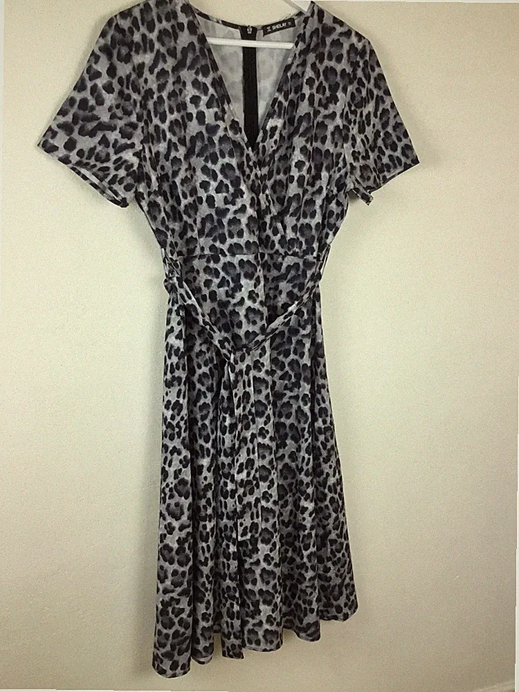 SHEILAY; V-Ausschnitt Halbarm Tierdruck A-Linie Kleid Schwarz Grau Gr.M/L