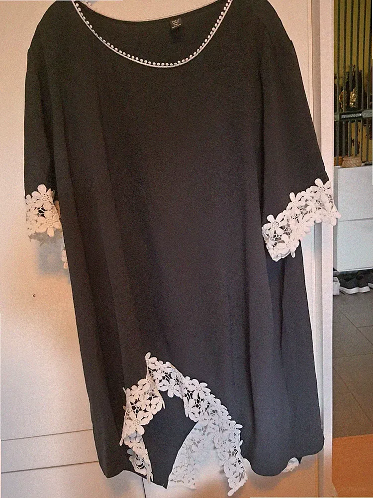 SHEIN Curve Damen Kleid Gr.4XL schwarz/weiß Spitze A-Linie knie Rundhals Kurzarm