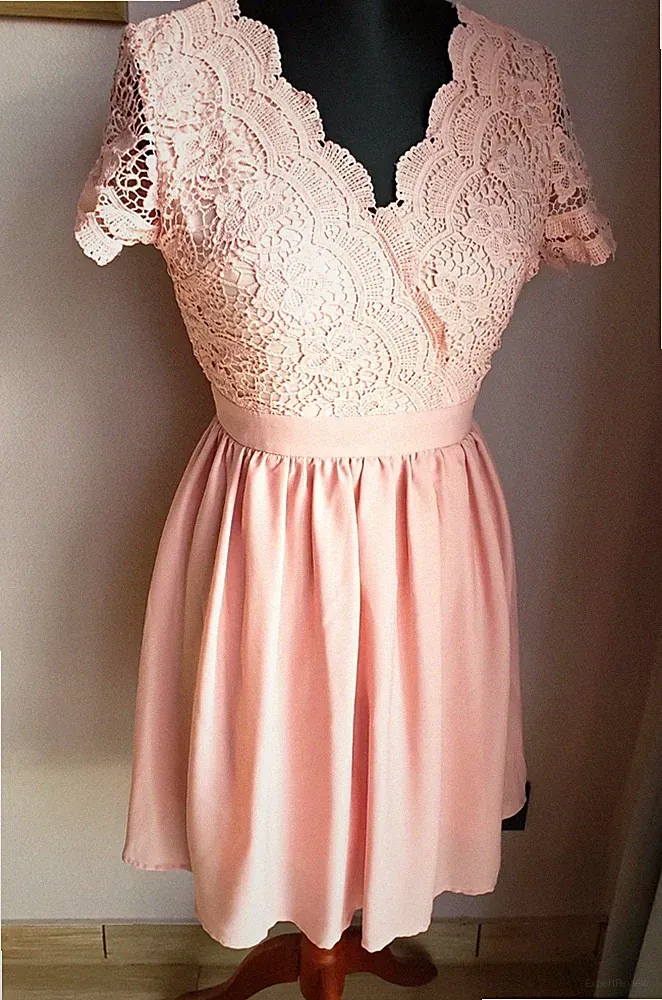 SHEIN Damen A-Linien-Kleid kurz rosa mit Spitze V-Ausschnitt Kurzarm Gr. S