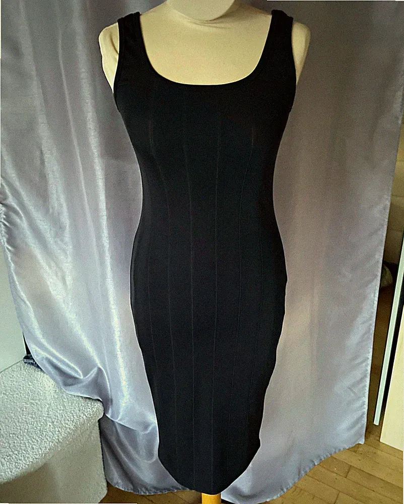 SHEIN Damen Etui-Midikleid schwarz ärmellos Jersey Gr. XS runder Ausschnitt