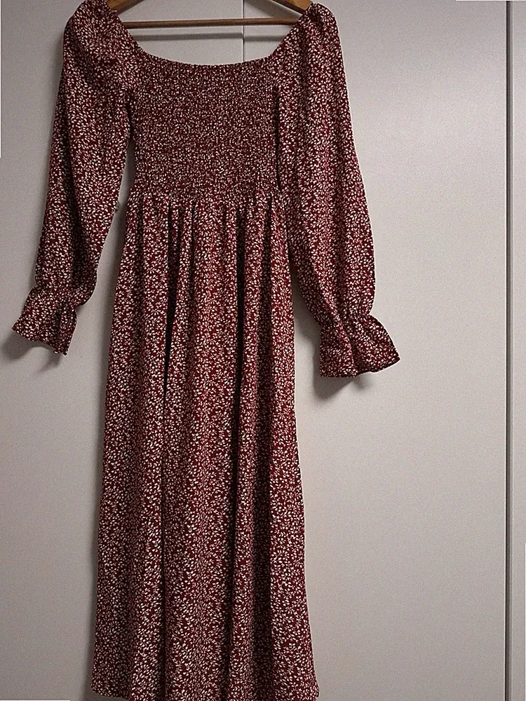 SheIn Damen Midi A-Linien-Kleid rot/weiß floral gesmokt eckig Puffärmel