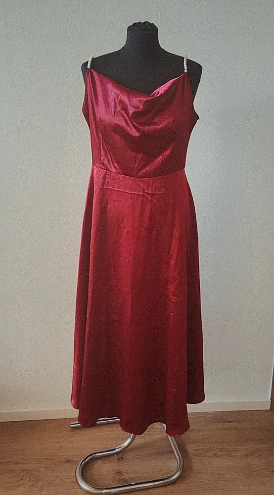 SHEIN elegantes Kleid Satinoptik rot glänzend Perlen Weihnachten festlich 40/42