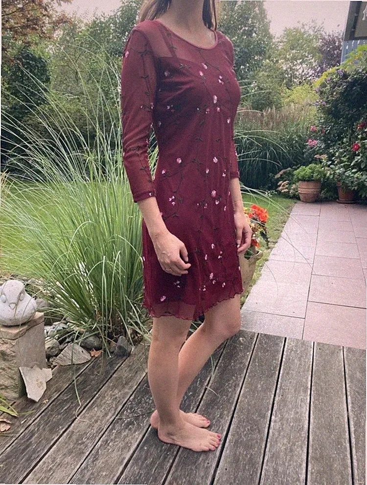 Sommerkleid Cocktailkleid bordeaux mit Blumen transparente Ärmel Gr. 36, S