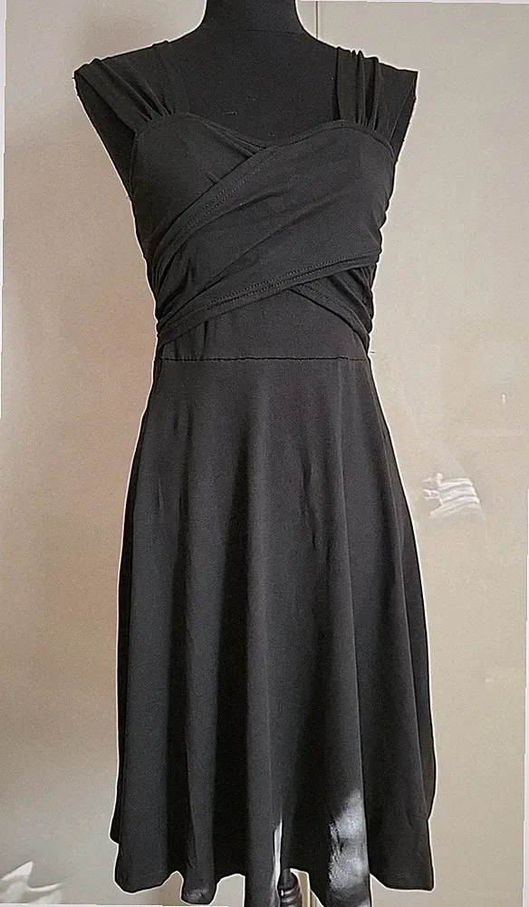 Sommerkleid in Wickeloptik, Schwarz Gr. M. A Linien Kleid