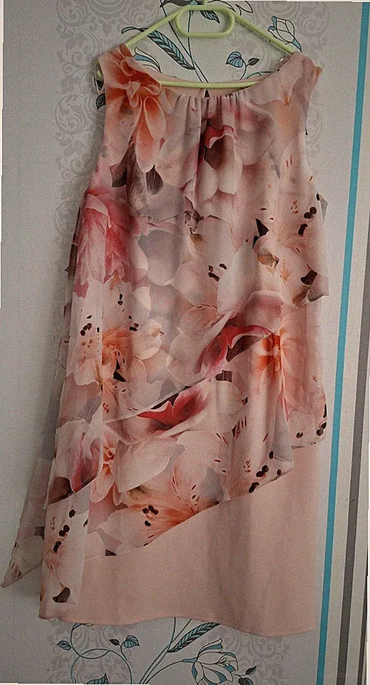 Sommerkleid Partykleid Gr 38 .In Hellrosa Farbe. Sehr FigurbetonteKleid .