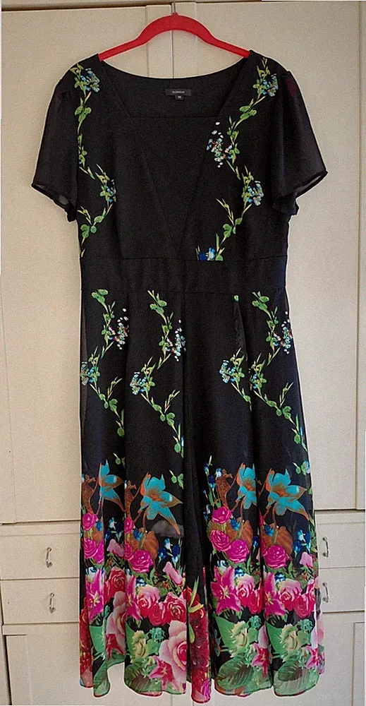 Sommerkleid schwarz, geblümt, Größe M