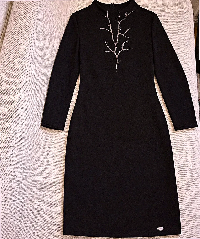 Stella Damen Etuikleid Schwarz 4XL Langarm Stehkragen Stickerei knielang