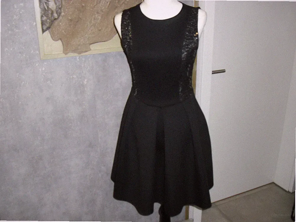SUPERschönes Kleid °° schwarz °° Gr. 36 °° Party/Abschlussball °° NEUw.