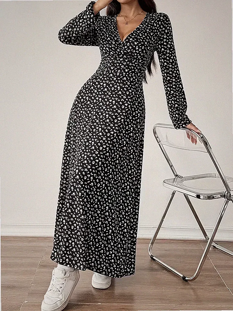 SweatyRocks Damen Maxikleid mit Blumenmuster, V-Ausschnitt und A-Linie. Größe M