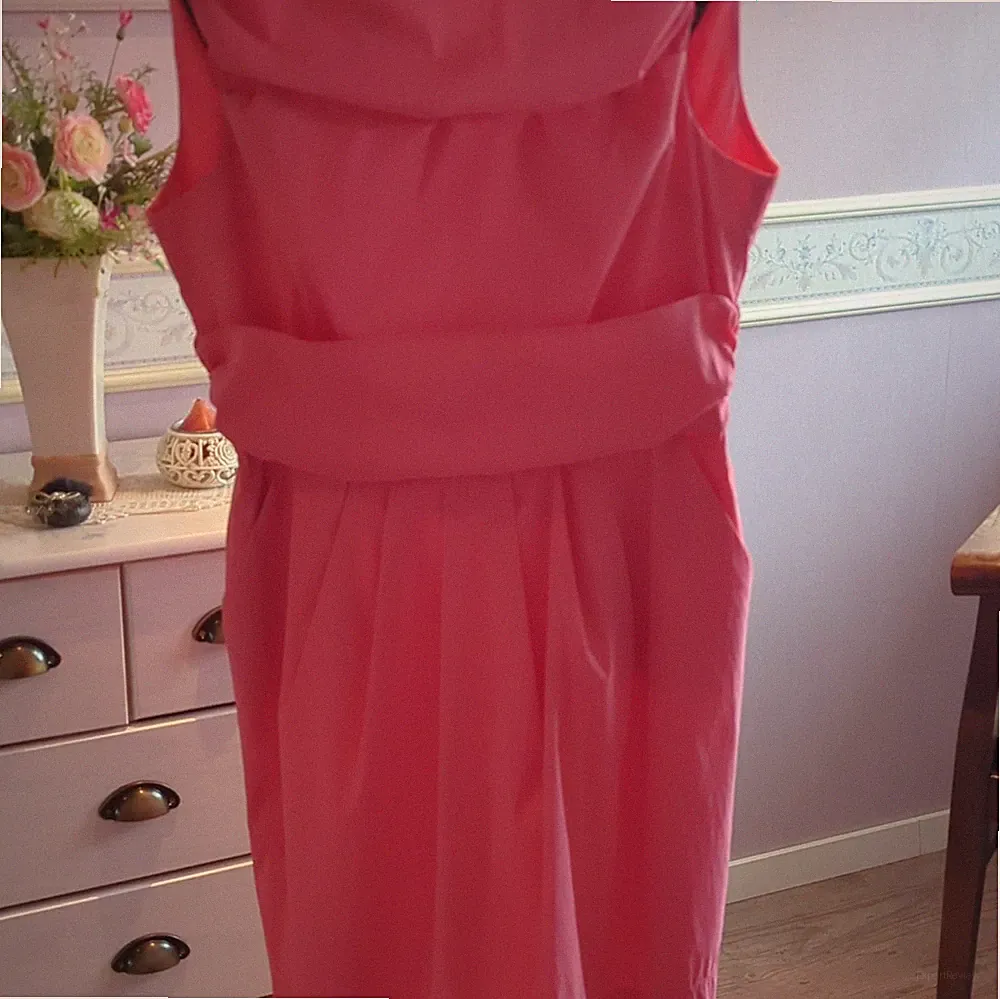 SWING Etuikleid Damen rosa Satin ärmellos knielang Gr. 40 Falten gefüttert