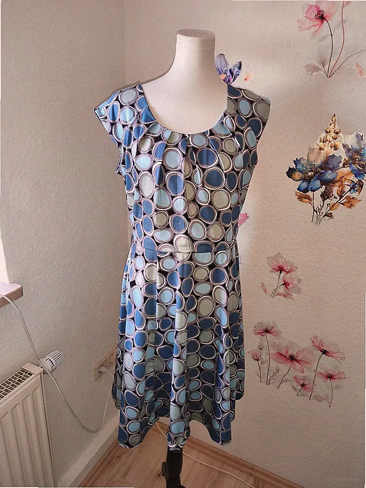 Taifun schönes Kurzarm-Sommerkleid bunt blau, Größe 42, TOP!