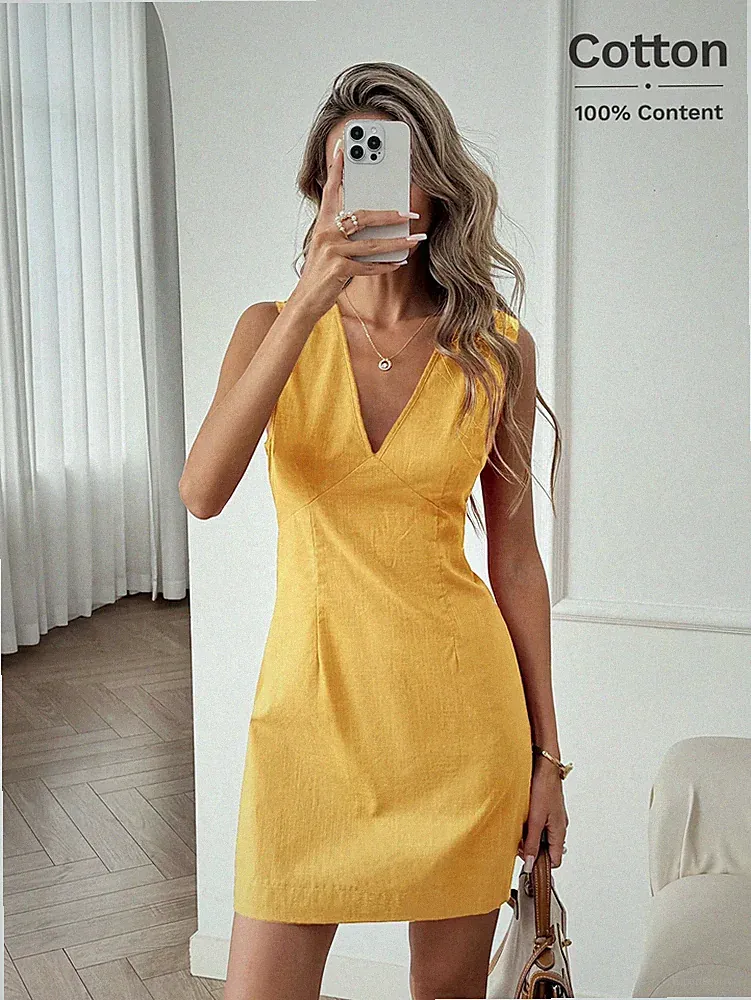 Tailliertes A Linien Kleid mit V Ausschnitt für Damen