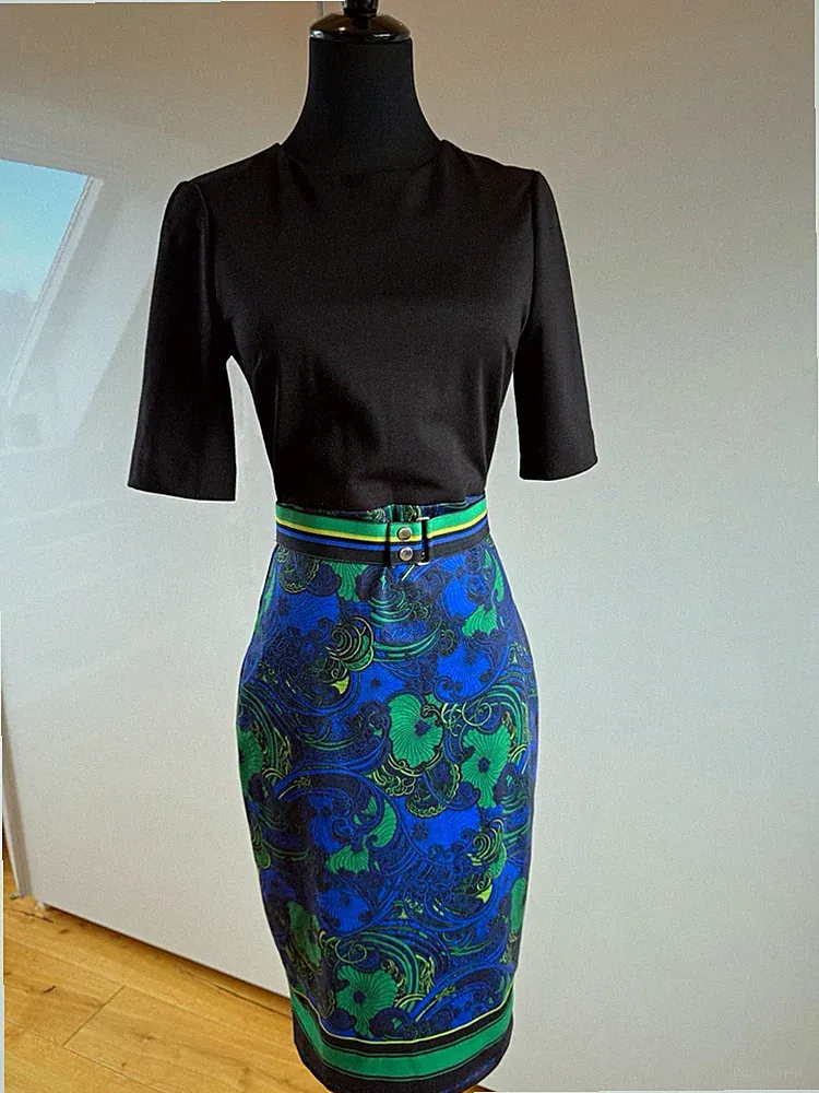 Ted Baker Damen Etuikleid Schwarz/Blau/Grün Paisley knielang Halbarm Gr. 34
