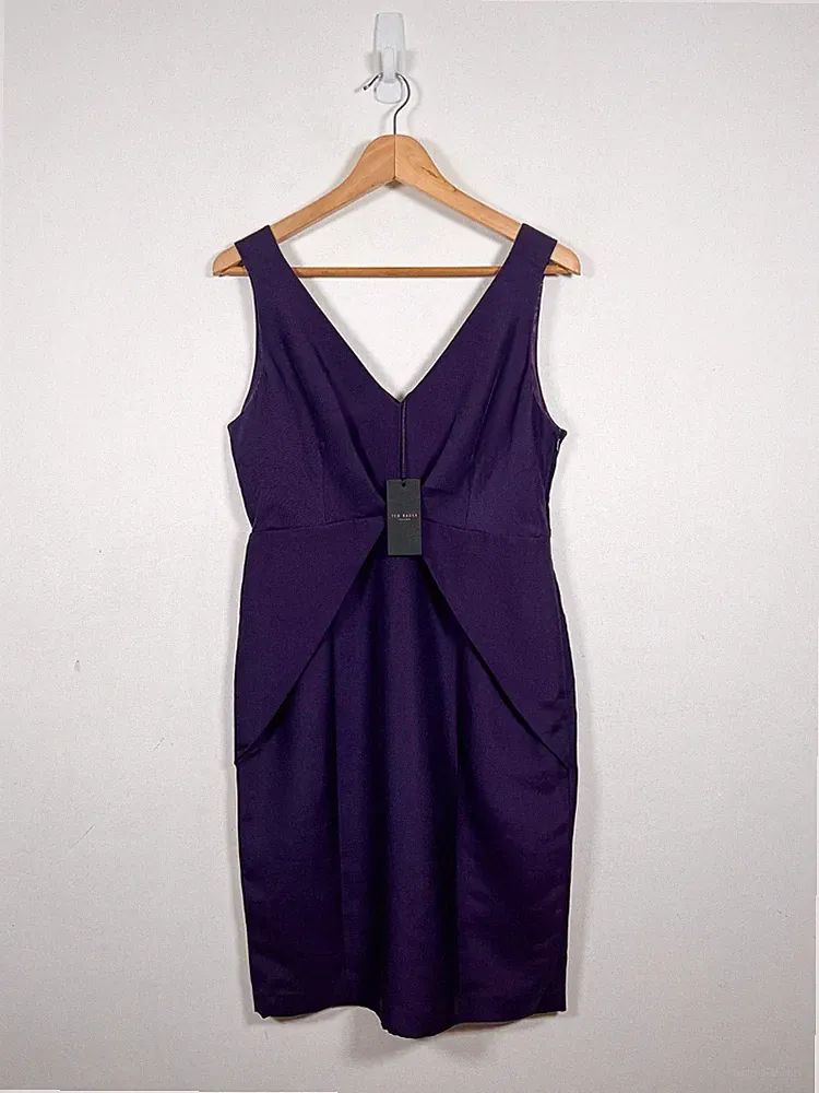 Ted Baker Kleid 3 UK 12 lila tailliert Reißverschluss hinten Anlass Hochzeit Gast Seidenmischung