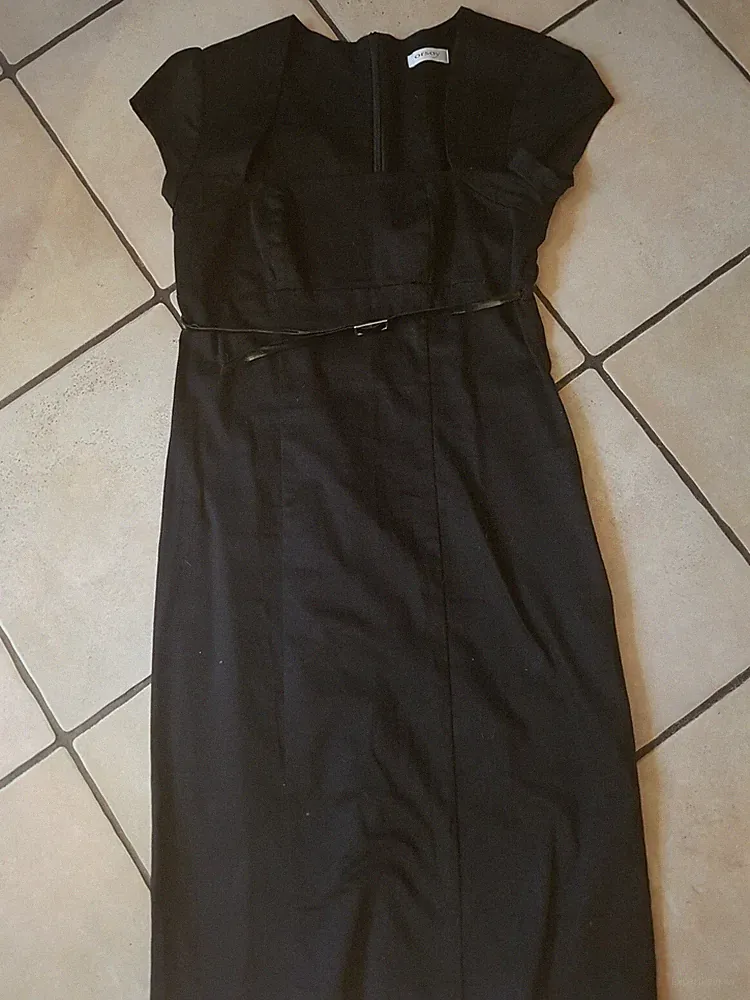 Tolle, schwarzes, festliches Kleid mit Carmenausschnitt Gr. 40