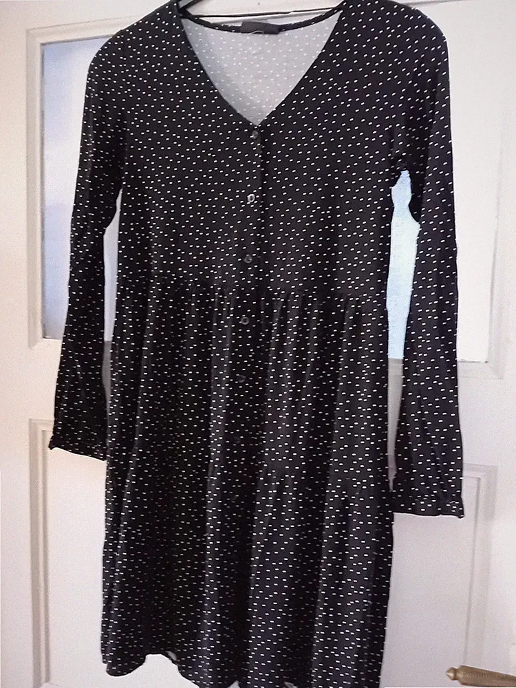 tolles Kleid in Schwarz mit weißen Punkten Gr. 36