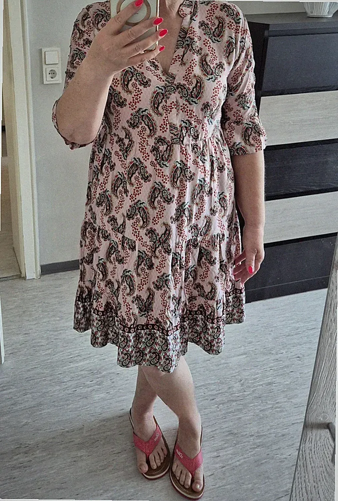 Tolles Kleid von Aniston Neu