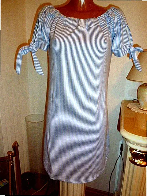 Tolles leichtes Sommerkleid weiß blau gestreift , Gr. 36/38 - neuwertig