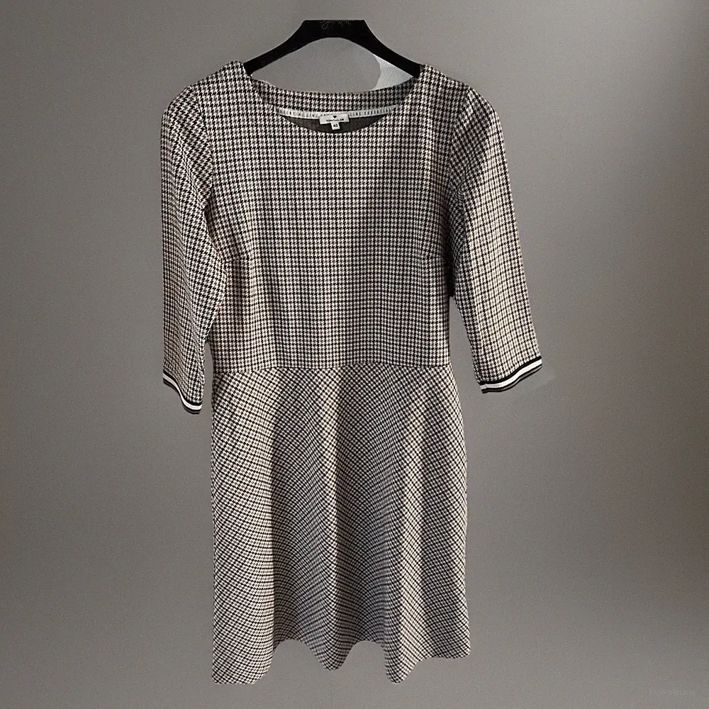 ÄRmelloses Hochzeitsgastkleid