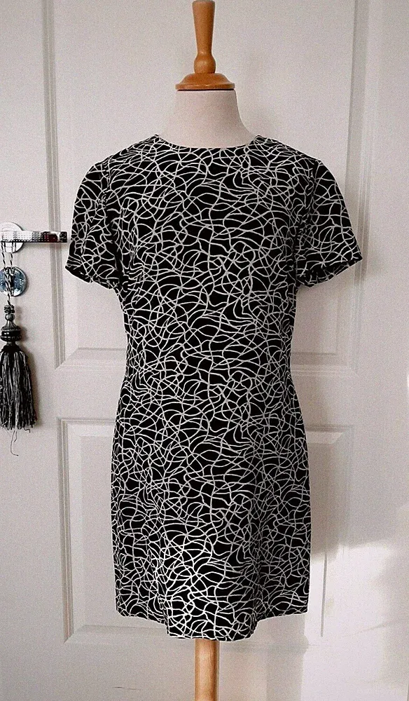 Traumhaftes Etui Bodycon Damen Kleid aus USA Gr. S 34 36 158 164 next