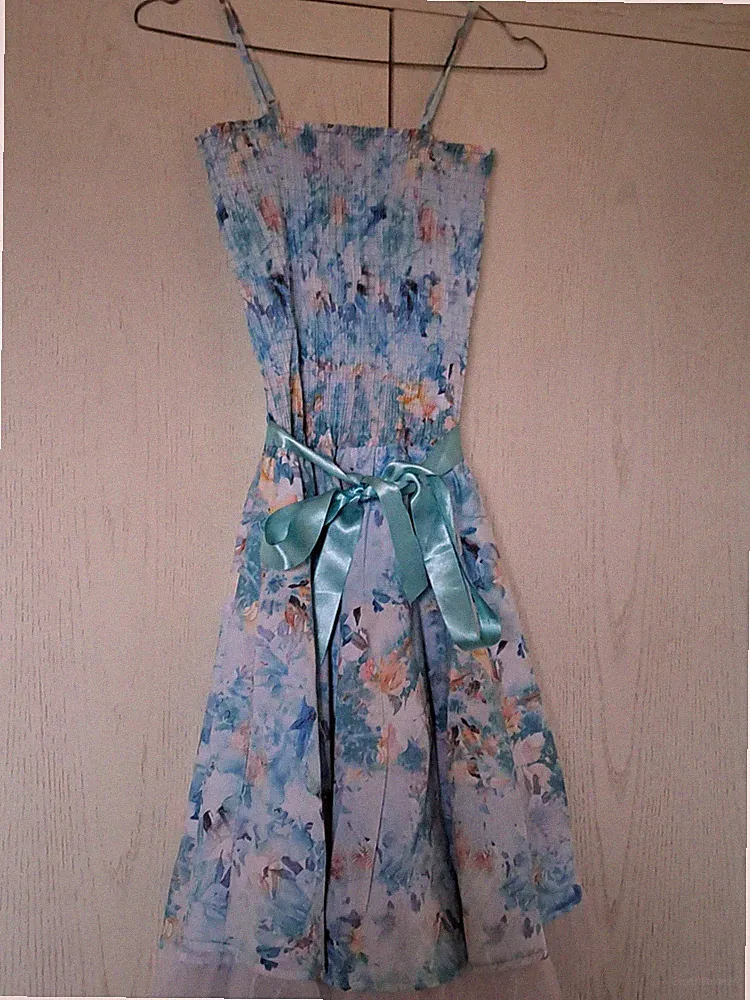 Traumhaftes Etui Damen Mädchen Kleid Gr. S 36 170 m. Tüll top Zustand