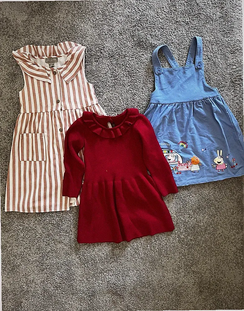 Trio Kleider für 2-3 Jährige. Peppa Pig Kleid + mehr. 24-36 Monate