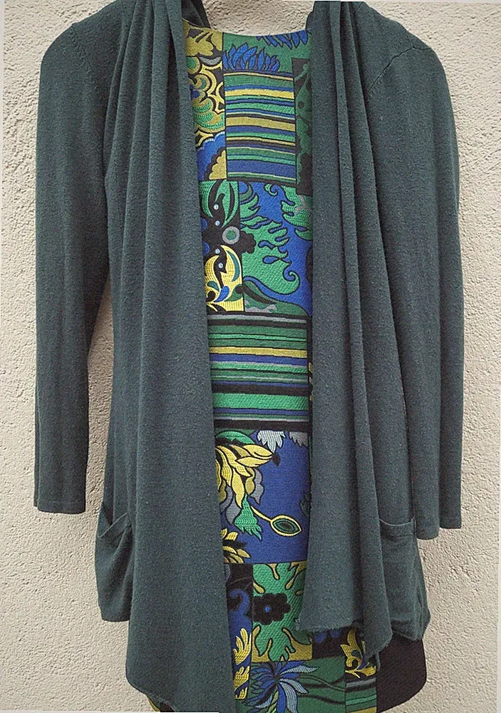 Twin Set aus Festlichem Etuikleid Schwarz-Grün + Merino Feinstrick Langjacke 38