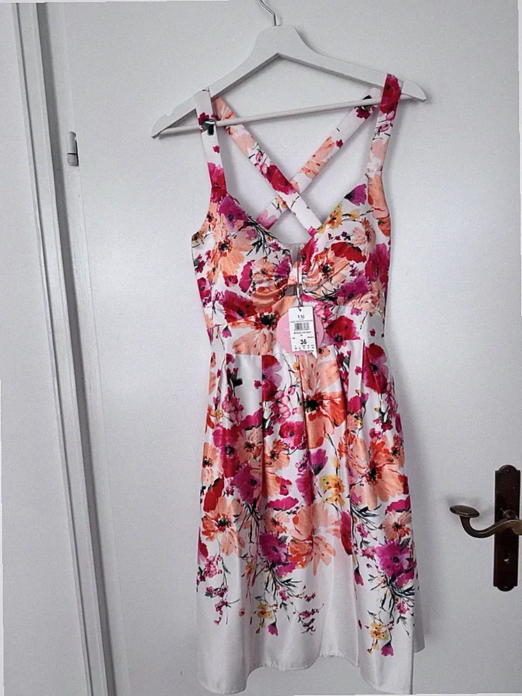 Vera Mont A-Linien Satin Kleid floral V-Ausschnitt rückenfrei knielang Gr.36