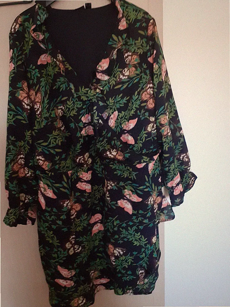Verkaufe sehr schickes Kleid als Hingucker