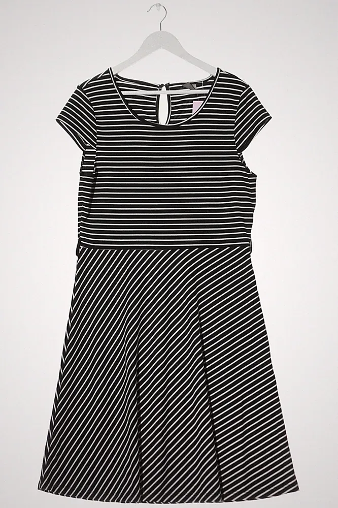 VERO MODA A-Linien Kleid Damen Kleid Gr. DE 42 weiß-schwarz Casual-Look