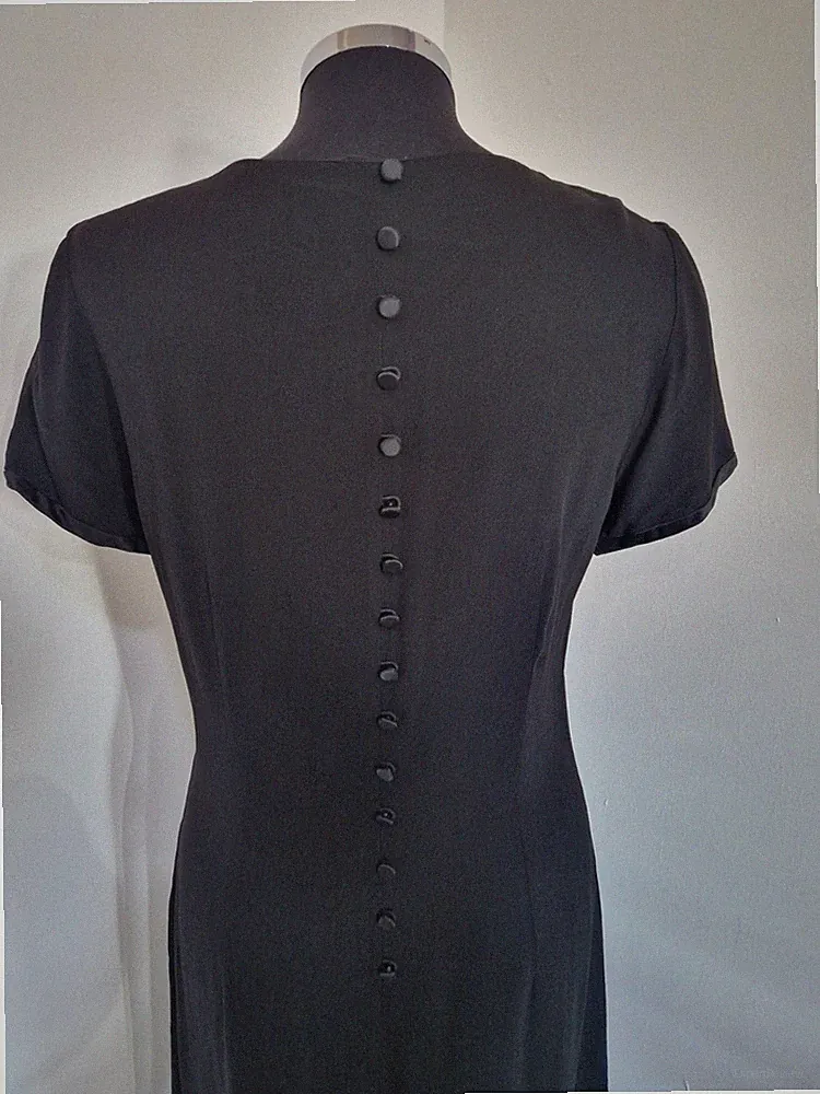 Vintage Monsoon langes Kleid Gr. 12 schwarz Damen Rohseidenoptik Knopfleiste hinten