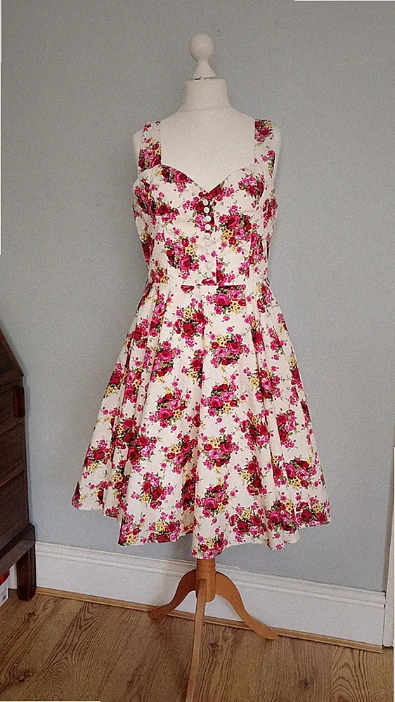 Voodoo Füchsin Blumen Rockabilly Swing Kleid XL Retro Pin Up Volant Tasche NEU