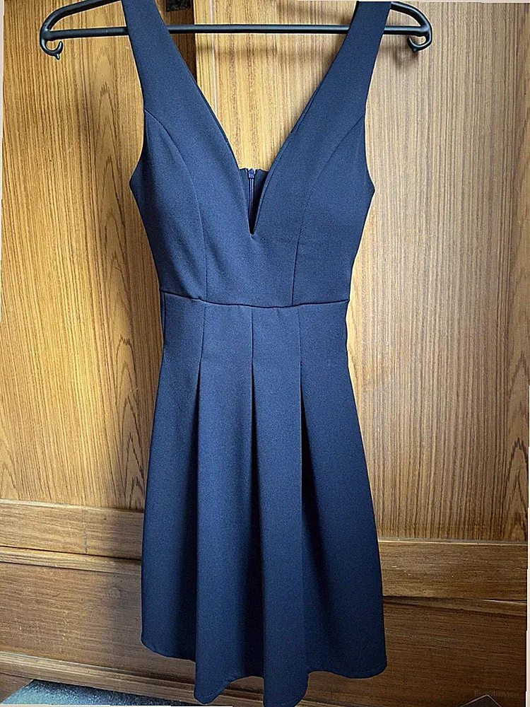 WalG Damen A-Linien-Kleid Gr. 32 Schwarz kurz ärmellos V-Ausschnitt Falten